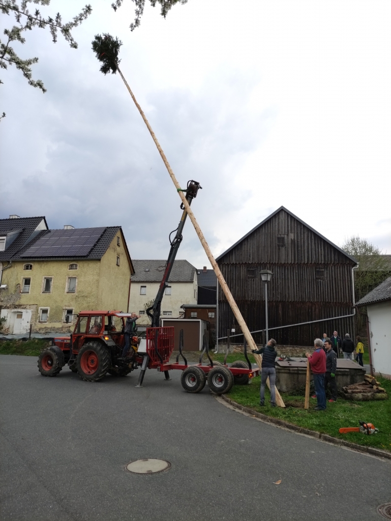 220430 - Maibaum